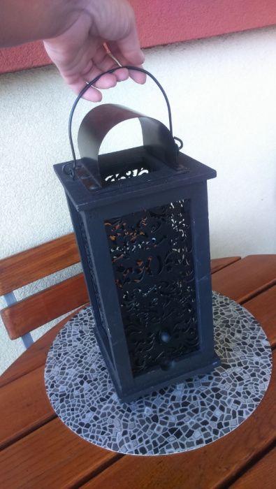 Lampion latarnia świecznik czarny ażur drewno-metal tarasowy