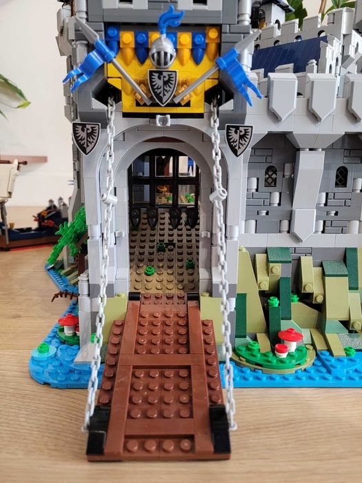 Lego MOC Falcon Master's Castle - Zamek Mistrza Sokoła + instrukcja