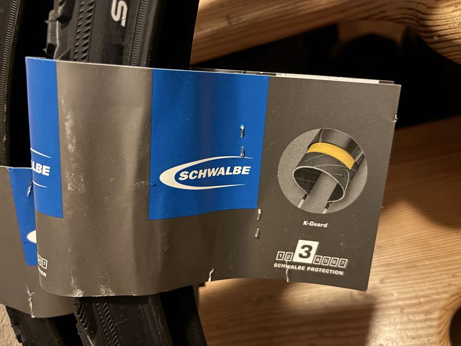 Покришки нові та бу Schwalbe Land Cruiser