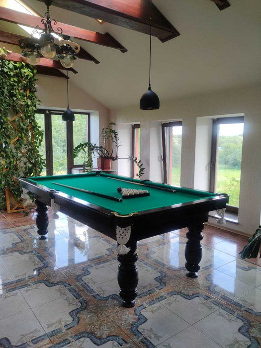 Унікальний будинок з власним парком і озером