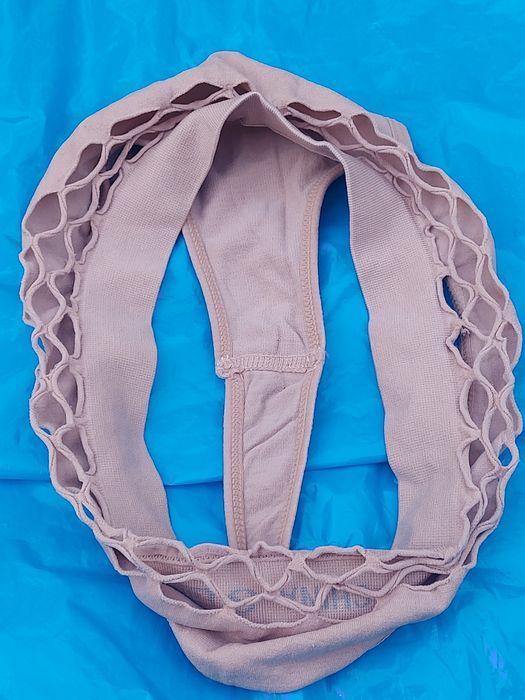 Stringi damskie kremowe rozmiar S