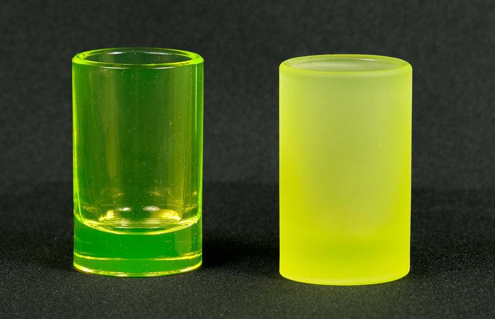 Рюмка 20мл урановое стекло