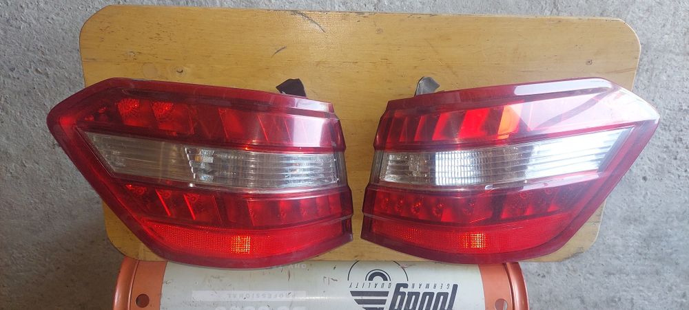 Стопи фанарі mercedes 212