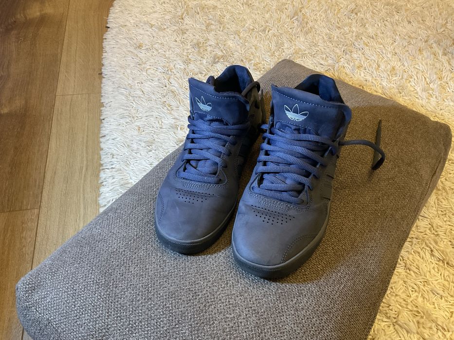 Продам кросівки Adidas