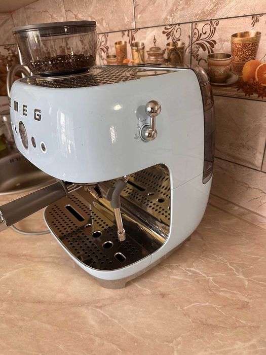 Ріжкова кавоварка еспресо SMEG EGF03PBEU Б\У ВЖИВАНА