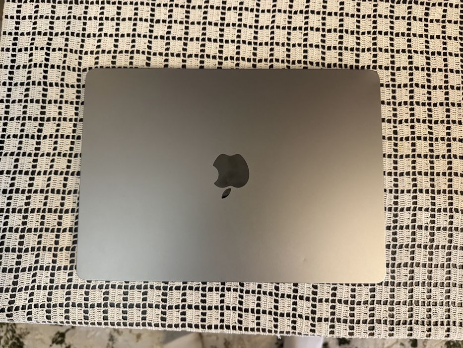 MacBook Air M2 13.6” (2022) 16GB / 1TB SSD