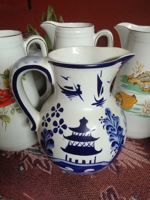 canecas  e pratos antigas