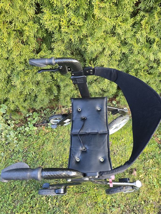 Carbon włókno węglowe ,ultra lekki chodzik rollator balkonik na kołach
