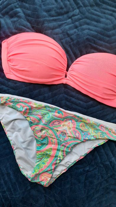 Calzedonia. Zestaw na plażę. Strój Kąpielowy Dwuczęściowy Damski i pasująca Sukienka. Bikini Bandeau Bez Ramiączek + Figi. Rozmiar S/36