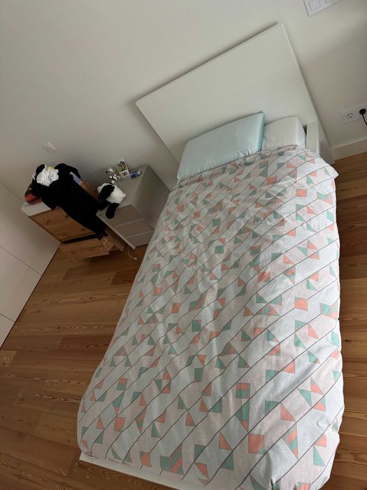 IKEA MALM – Cama de Solteiro em Excelente Estado + Colchão