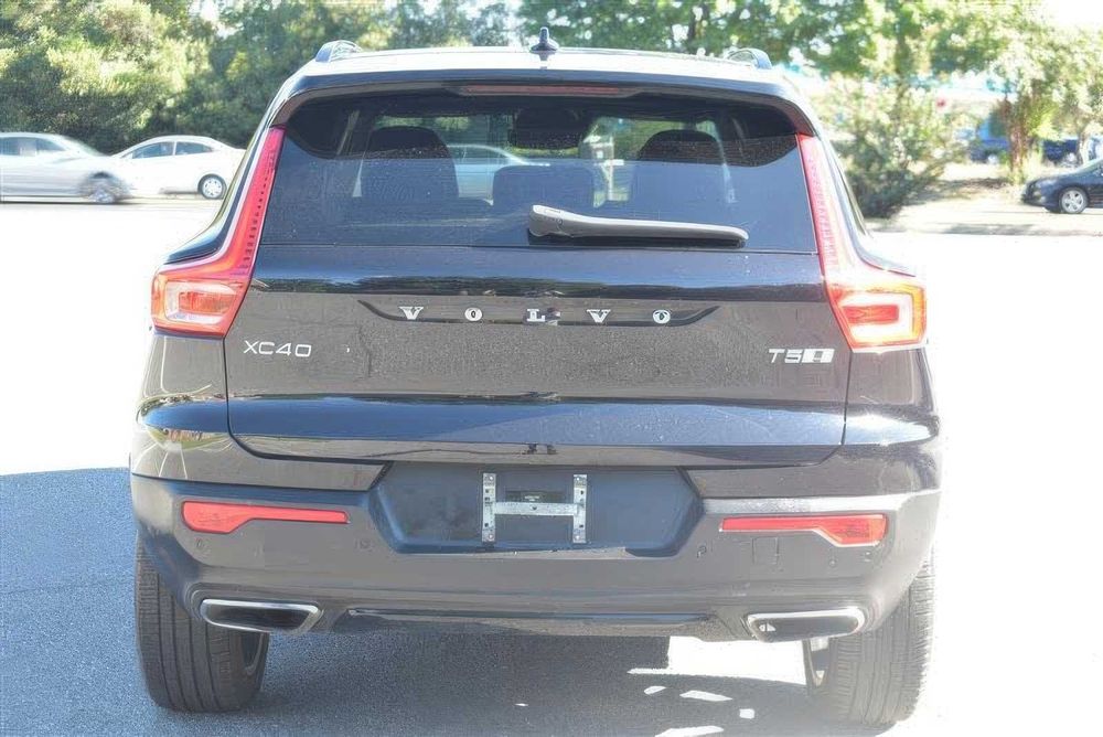 Volvo XC40 T5 R-Design      2020