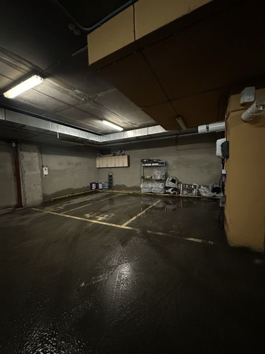 Паркомісце в підземному паркінгу Паркове Місто