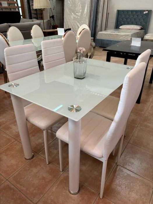 Mesa de jantar de vidro branco com 4 cadeiras. Nova/Entrega grátis/Pagamento na entrega