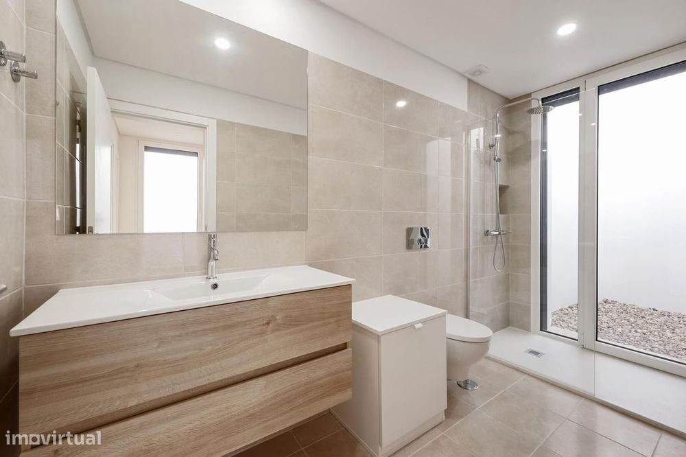 Moradia Geminada T3 com piscina, Quinta da Amizade, Setubal