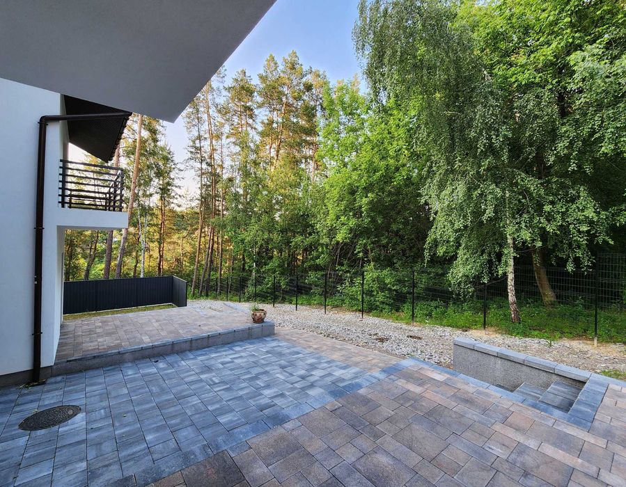 Від забудовника! Продам будинок, дуплекс біля лісу. Телефонуйте.