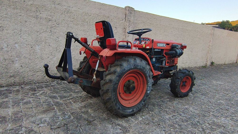 Trator kubota 4x4
