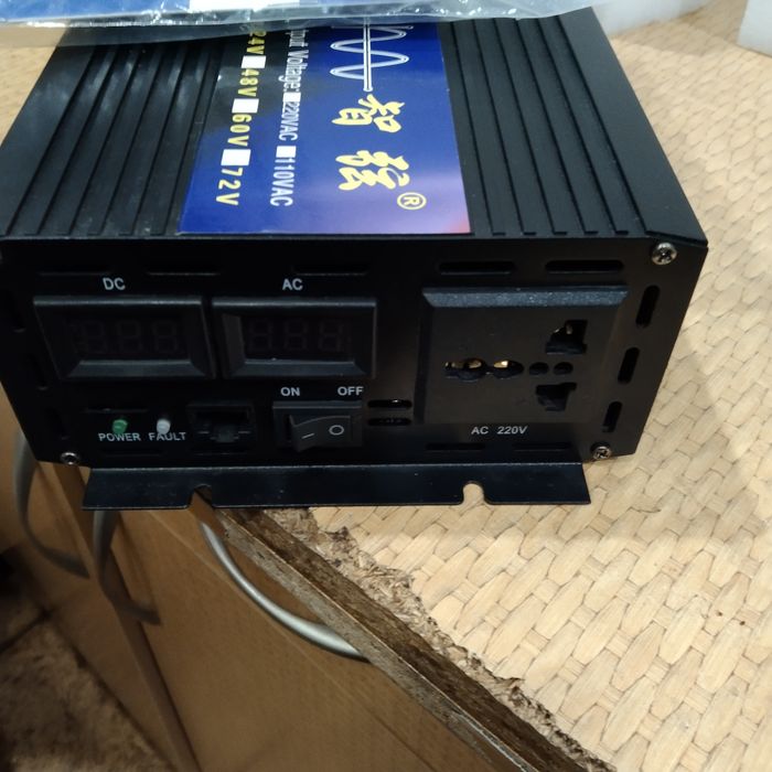 Інвертори 12 х220 з чистим сінусом вихідного струму  4000 вт та 3000вт