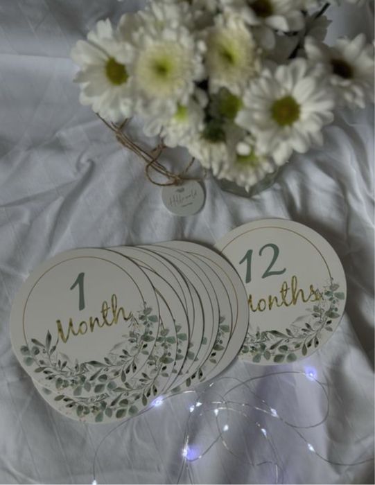 Картки для щомісячних фотосесій малюків