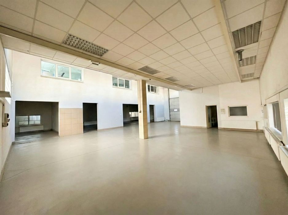 Hala 350m2 blisko centrum!!! Dodatkowo biuro 150m2, plac 2000m2