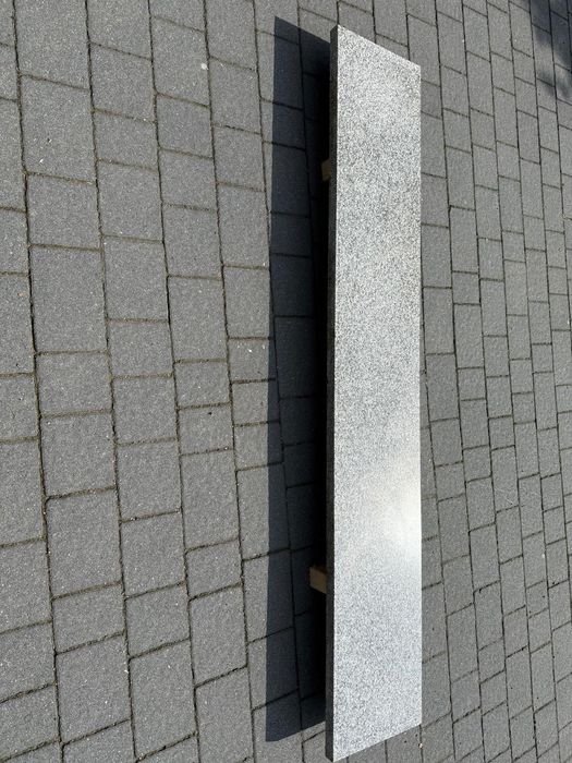 Parapet okienny  .