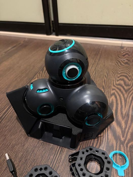 Робот для програмування CUE Robot