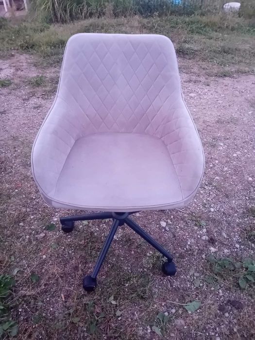 Стiльцi кiмнатнi