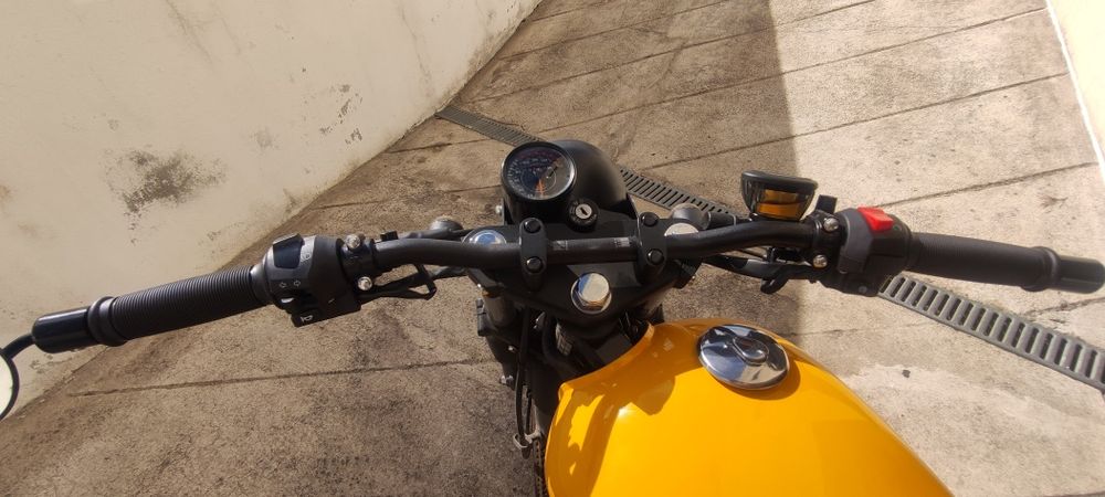 Mash Seventy Five 125cc, de 2022, como nova