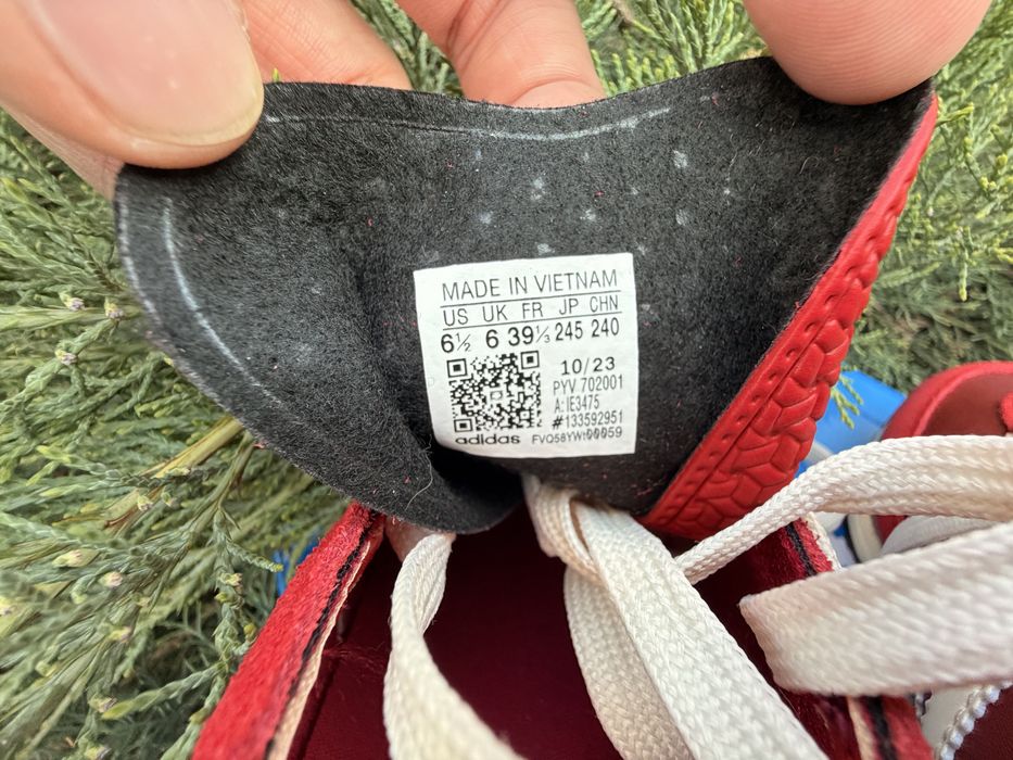 Жіночі кросівки Adidas