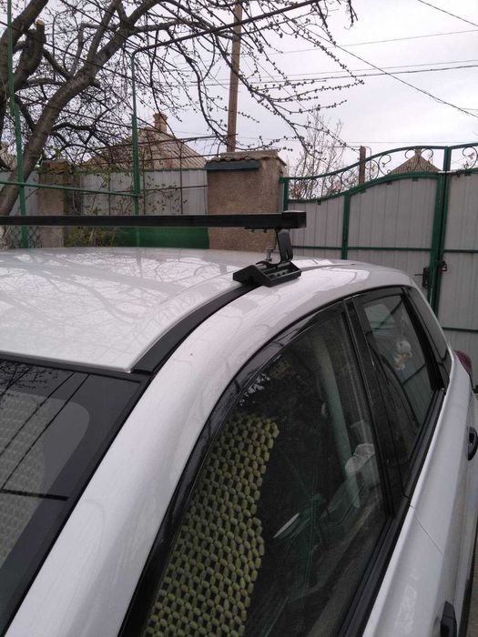 Сучасні сталеві поперечки на Suzuki SX4 в штатні місця