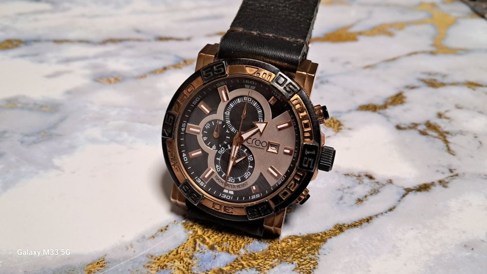 Продам часы хронограф Creo.