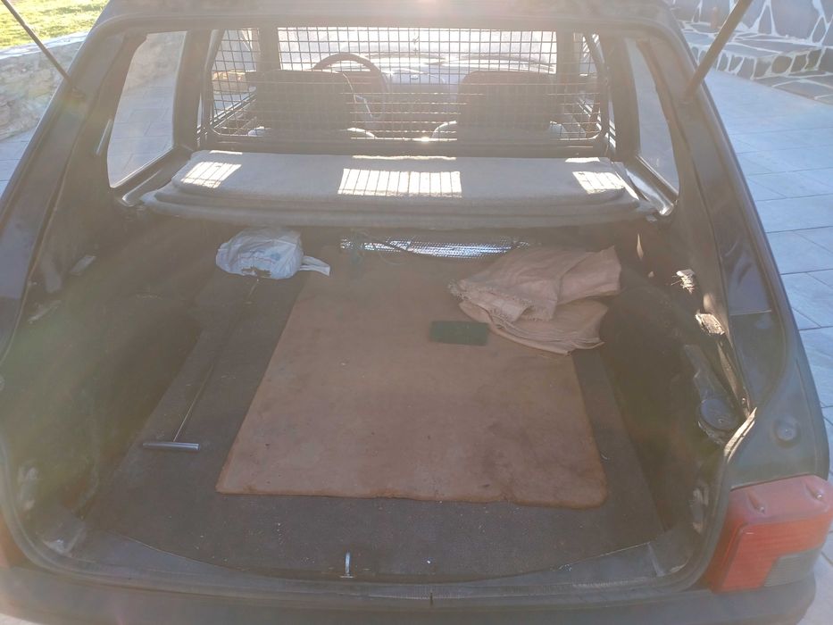 Peugeot 205 XAD 1.8D em bom estado