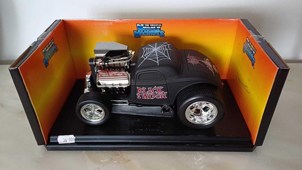 Miniatura '33 Ford Coupe MUSCLE MACHINES - MINICHAMPS Escala 1:18
