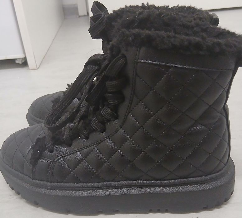 Продам стильні чоботи з еко шкіри