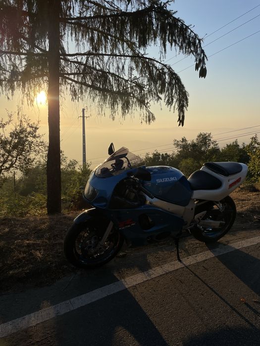 Suzuki GSXR Srad 600