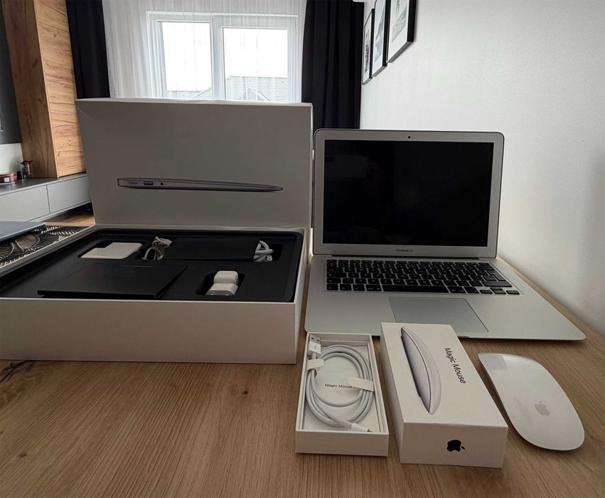 Laptop MacBook Air 13” 2017 128GB 8GB RAM + myszka Magic Mouse 2