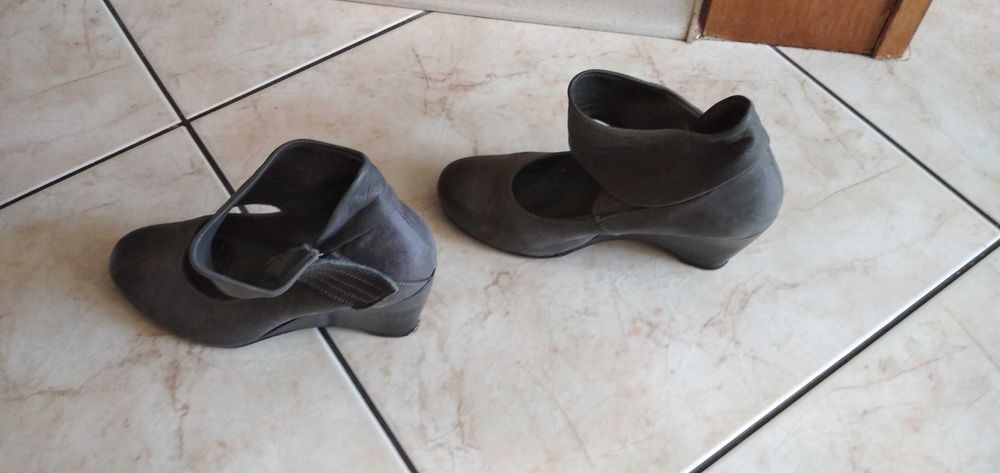 Sprzedam buty damskie, rozm. 38