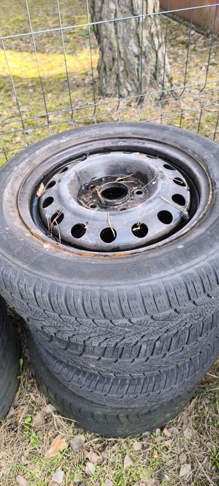 Koła stalowe 15 cali 5x114,3 z oponami zimowymi Hyundai i30