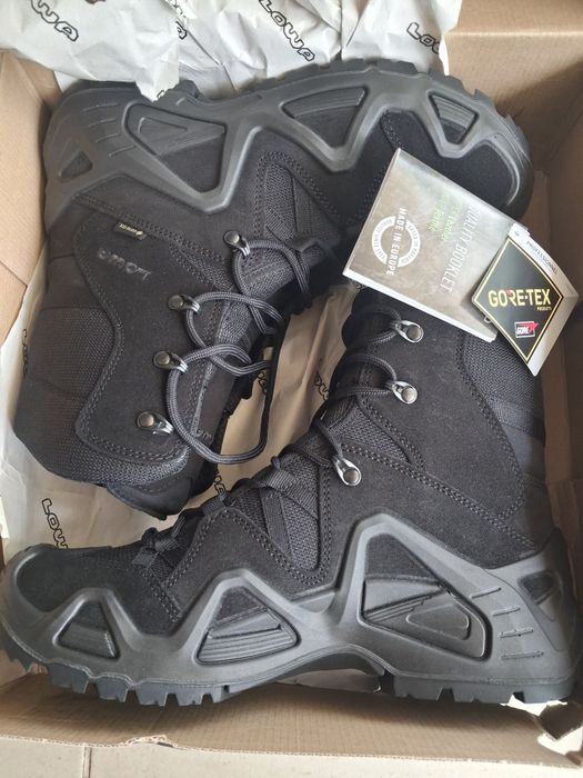 Botas militares marca Lowa zephyr 44