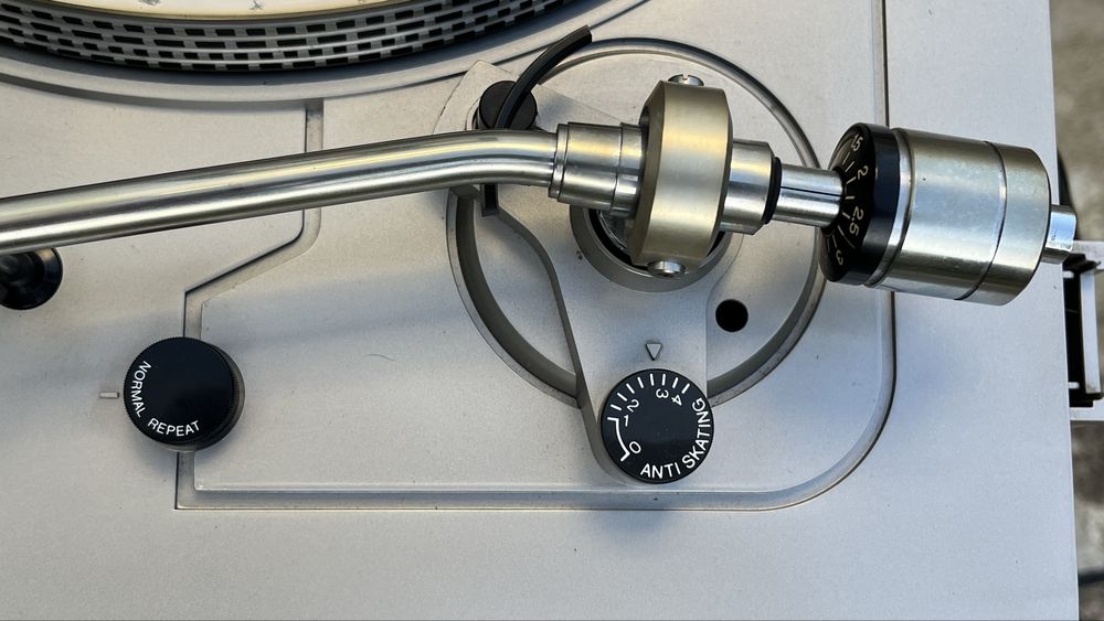 Blaupunkt P-240 Gira-discos Automático Direct Drive (Made in Japan)