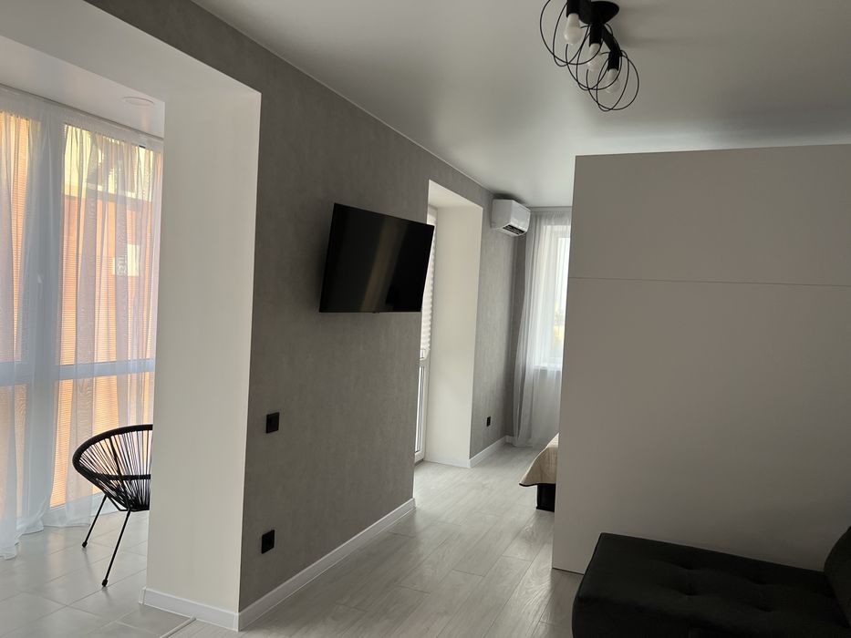 ТЕПЛА Квартира подобово центр Яровиця. Укриття і Звітні документи є!