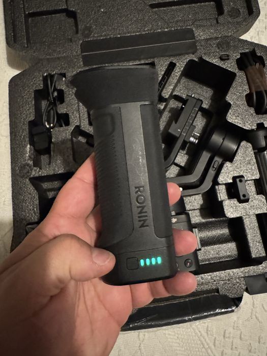 DJI Ronin S Estabilizador Guimbal para Cameras DSLR ou Mirror