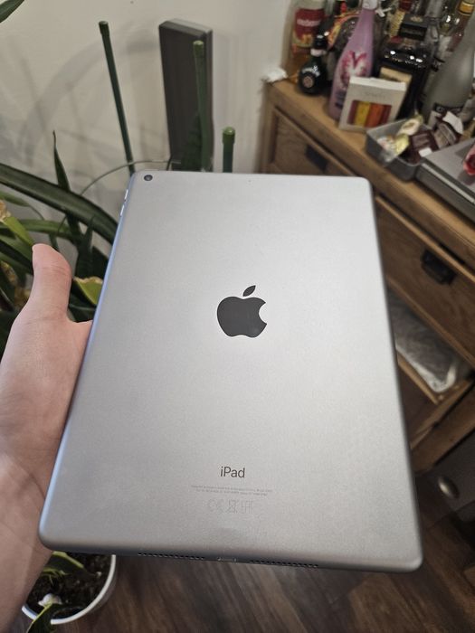 Apple iPad 6 generacji | Stan bardzo dobry | Touch ID nie działa