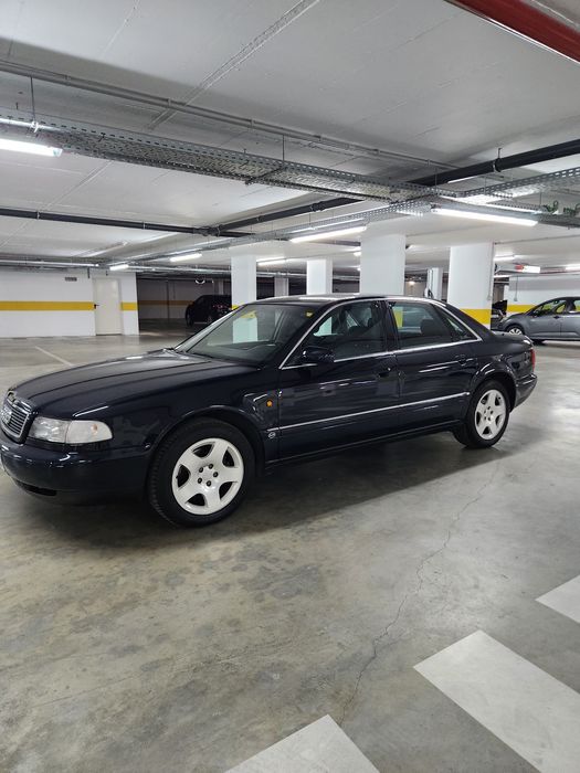 Audi A8 motor 2.8 193cv gasolina só 127.000 km nacional 1 dono livro de revisões na marca impecável Aceito retoma