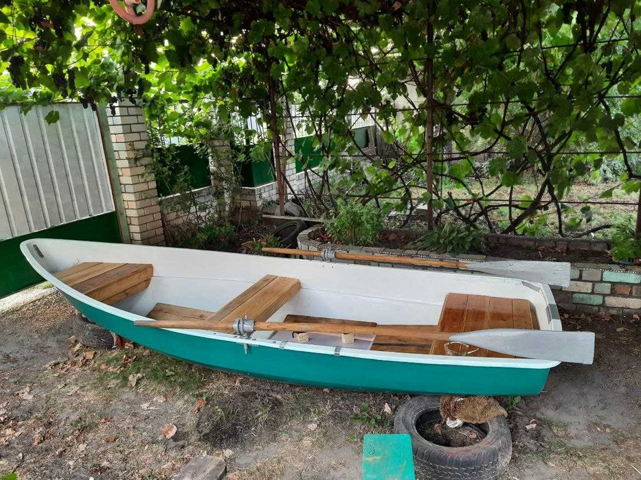 Продам пластиковую лодку ПЕЛЛА
