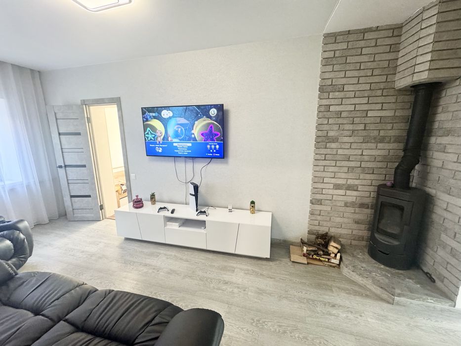 Продам будинок. Свій двір!!