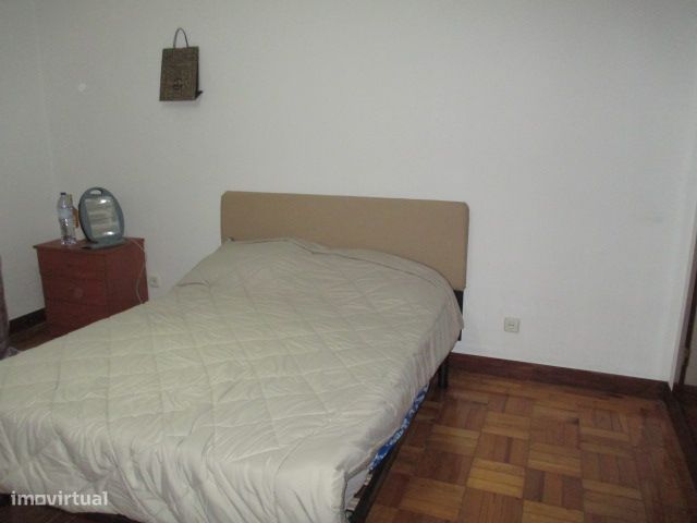 Quarto em Celas
