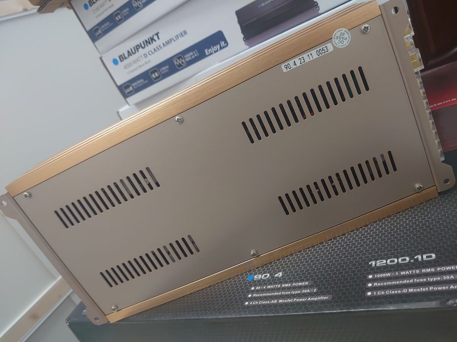 Усилитель автомобильный SQ уровня.4х канальный. 4х90вт