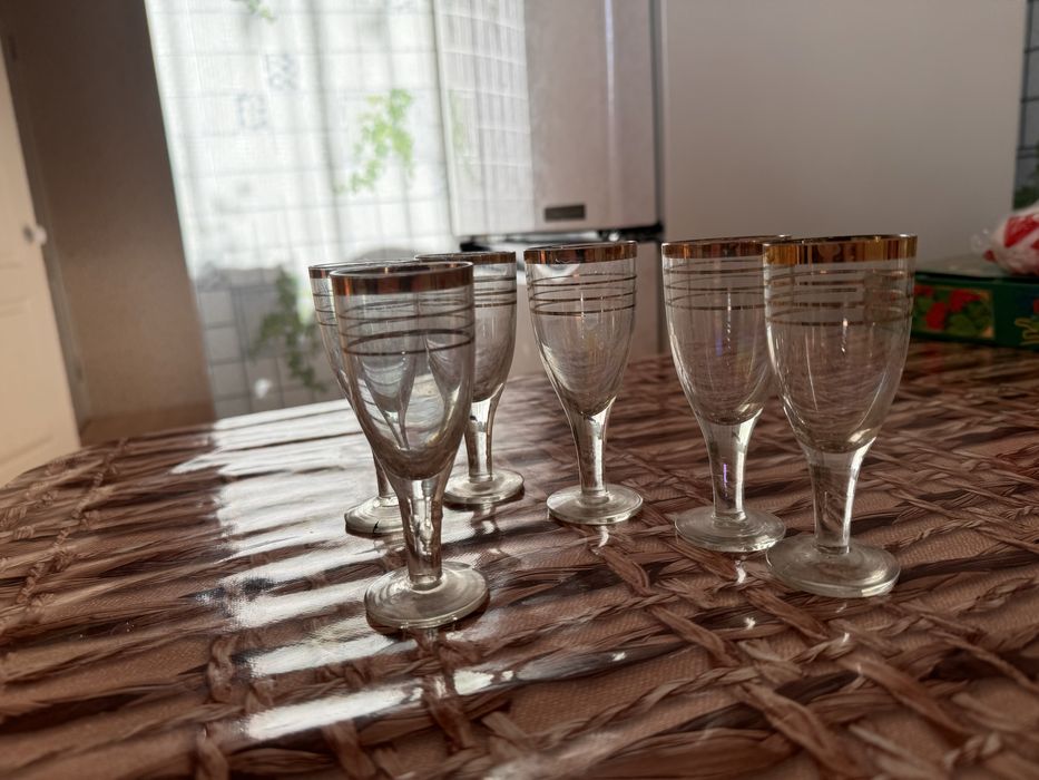 Рюмки з позолотою на ніжці 6 шт.
