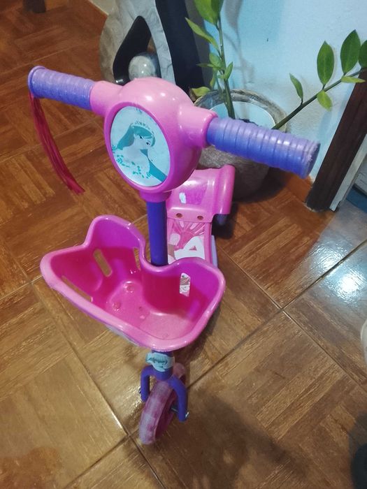 Trotinete usada menina c/musica