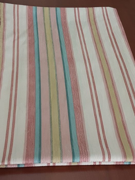 Toalha  de mesa aberta  bom tecido cores alegres